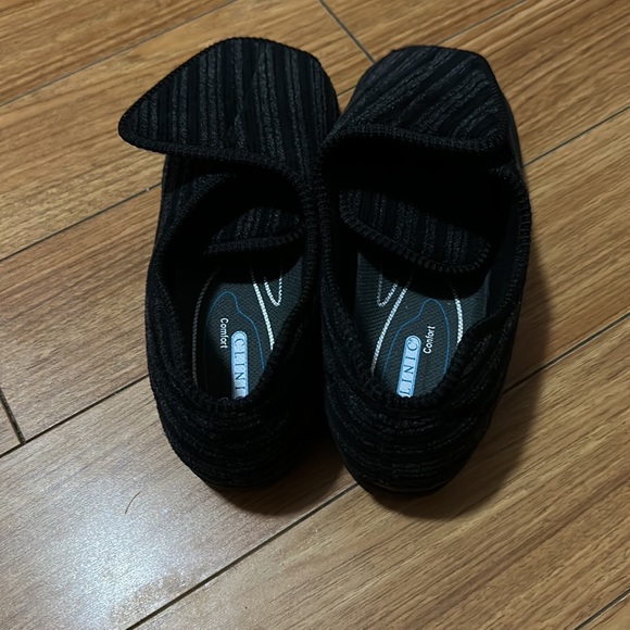 Tender Tootsie Slippers - Picture 2 of 5